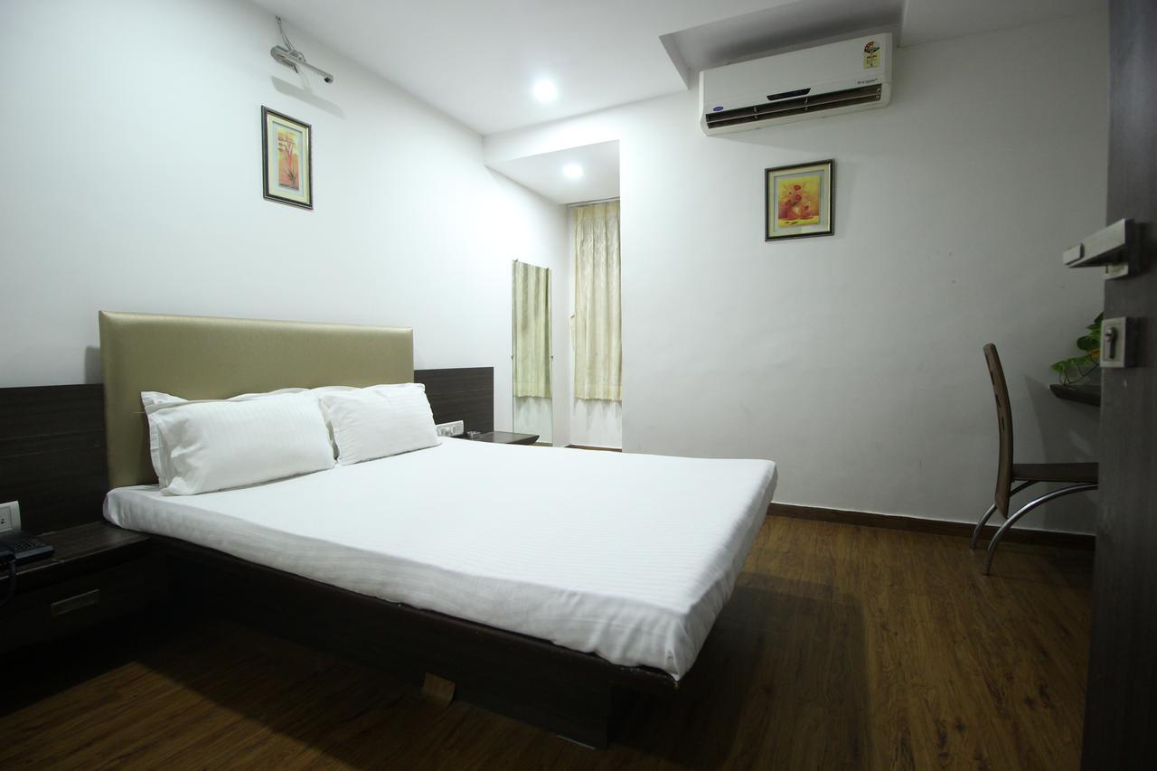 New Rajdhani Hotel ヴァドーダラー エクステリア 写真