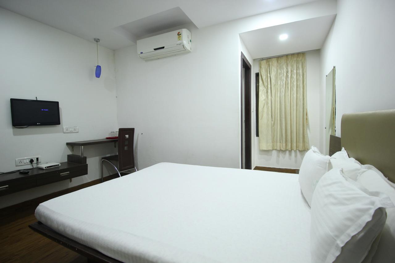 New Rajdhani Hotel ヴァドーダラー エクステリア 写真